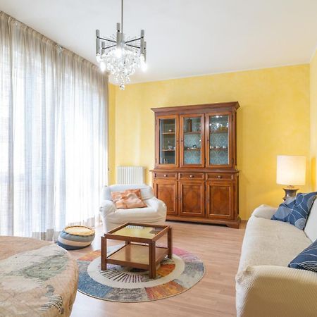 Spacious Apartment At Como Lake Mandello del Lario Exterior photo